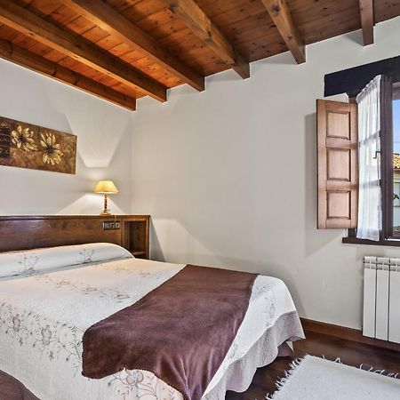 Casa Raquel Pensionat Mestas De Con Exteriör bild